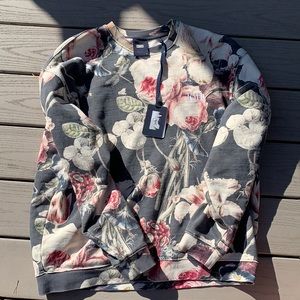 Kith crewneck sweatshirt size Large. Includes bag & receipt holder 🧾 🖤 🛍